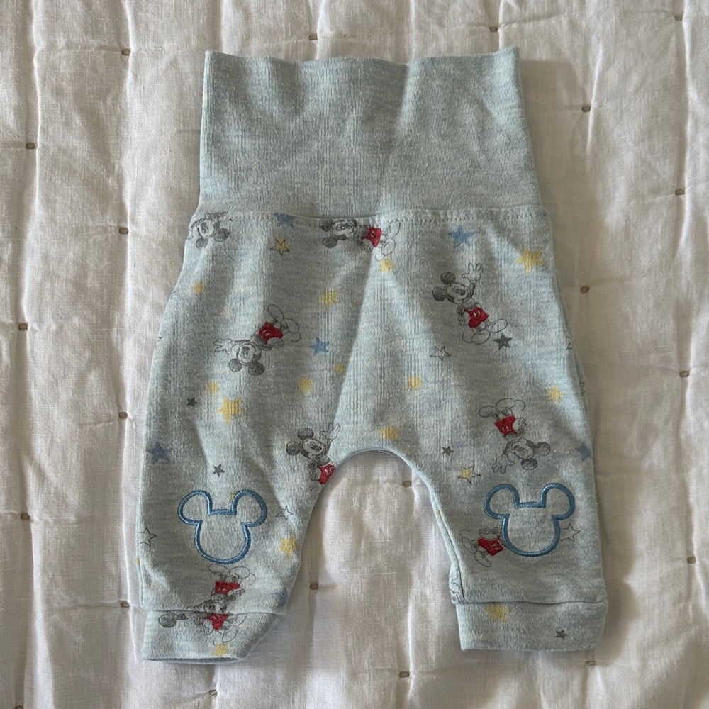 7 pieces of Disney newborn-12mo boy clothes (003) - Picture 4 of 16